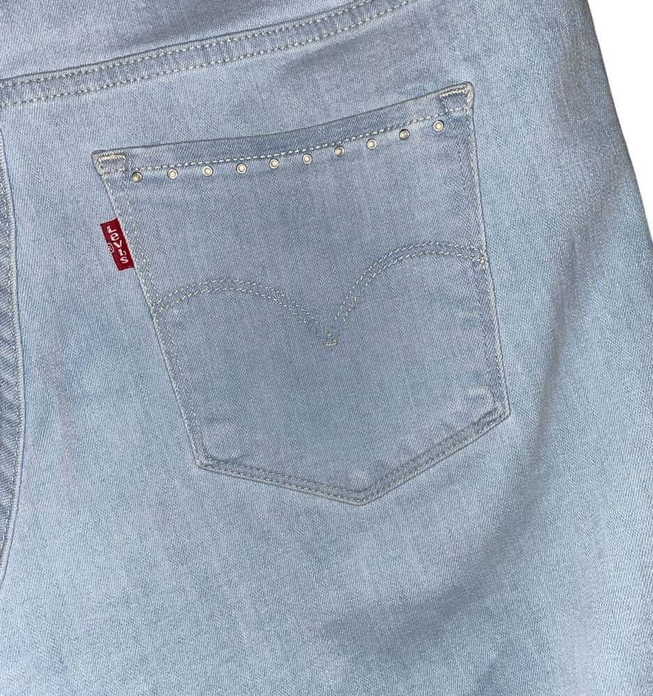 Levi's Classic Bermuda Blue Jean Shorts Women's Light Blue Denim - Picture 4 of 4